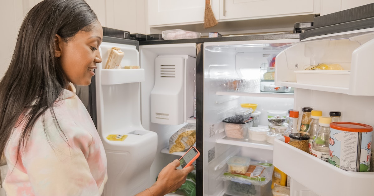What You Should And Shouldn’t Keep in Your Fridge